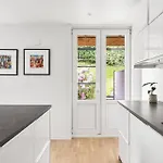 With Private Garden And 18sqm Terrace Bergen