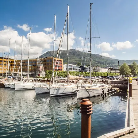Appartement With Private Garden And 18sqm Terrace Bergen