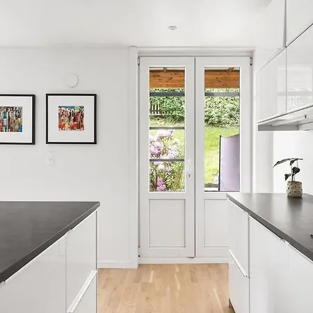With Private Garden And 18sqm Terrace Bergen