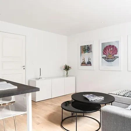 Urban Retreat, Traditional Wooden House In Apartment Bergen