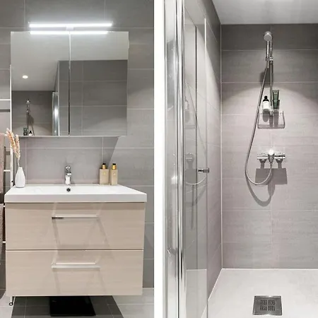 Urban Retreat, Traditional Wooden House In Lägenhet