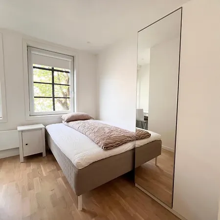 Urban Retreat, Traditional Wooden House In * Bergen