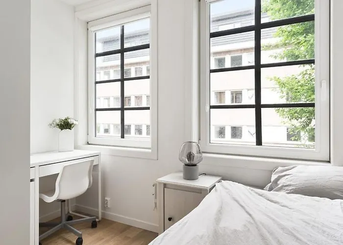 Urban Retreat, Traditional Wooden House In