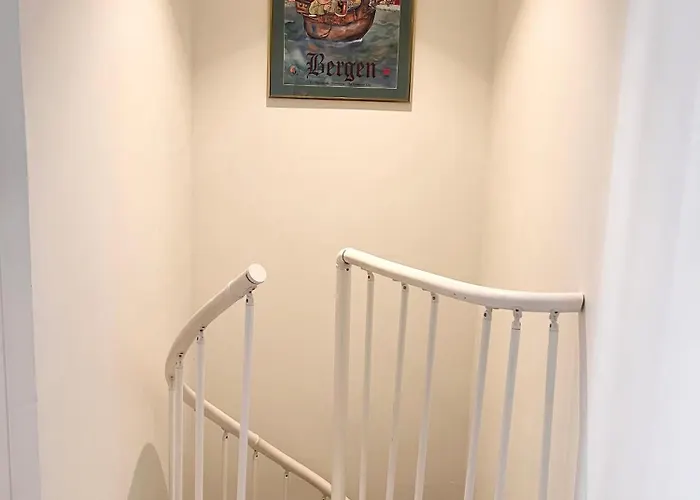 Urban Retreat, Traditional Wooden House In 아파트