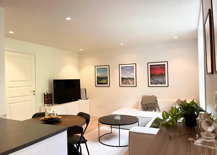 Urban Retreat, Traditional Wooden House In 아파트 *