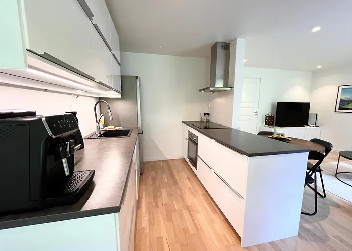 Apartament Urban Retreat, Traditional Wooden House In